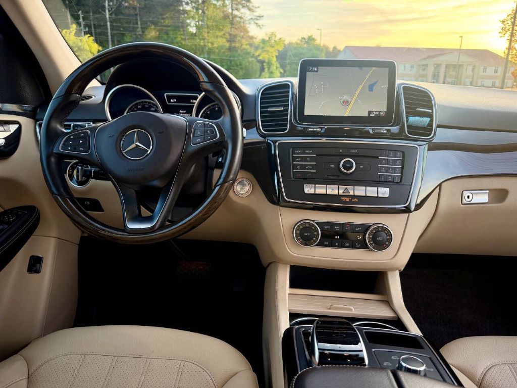 Photo 26 of this MERCEDES-BENZ GLE