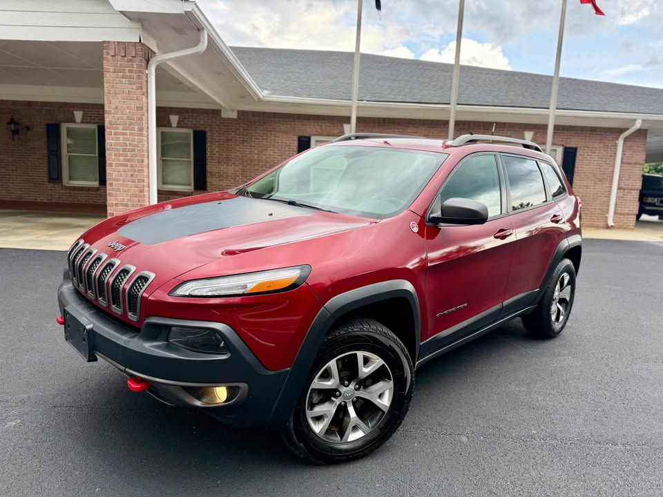 Photo 2 of this JEEP CHEROKEE