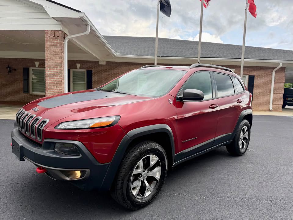 Photo 3 of this JEEP CHEROKEE