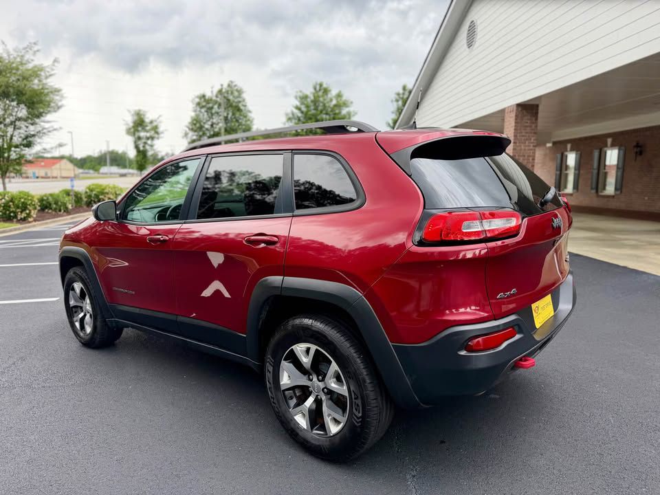 Photo 7 of this JEEP CHEROKEE