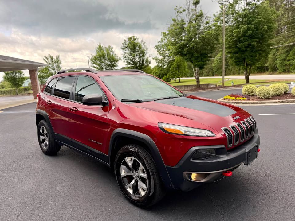 Photo 8 of this JEEP CHEROKEE