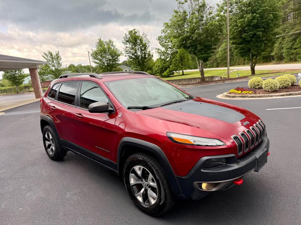 Photo 9 of this JEEP CHEROKEE