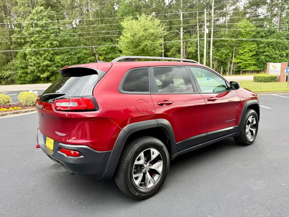 Photo 11 of this JEEP CHEROKEE