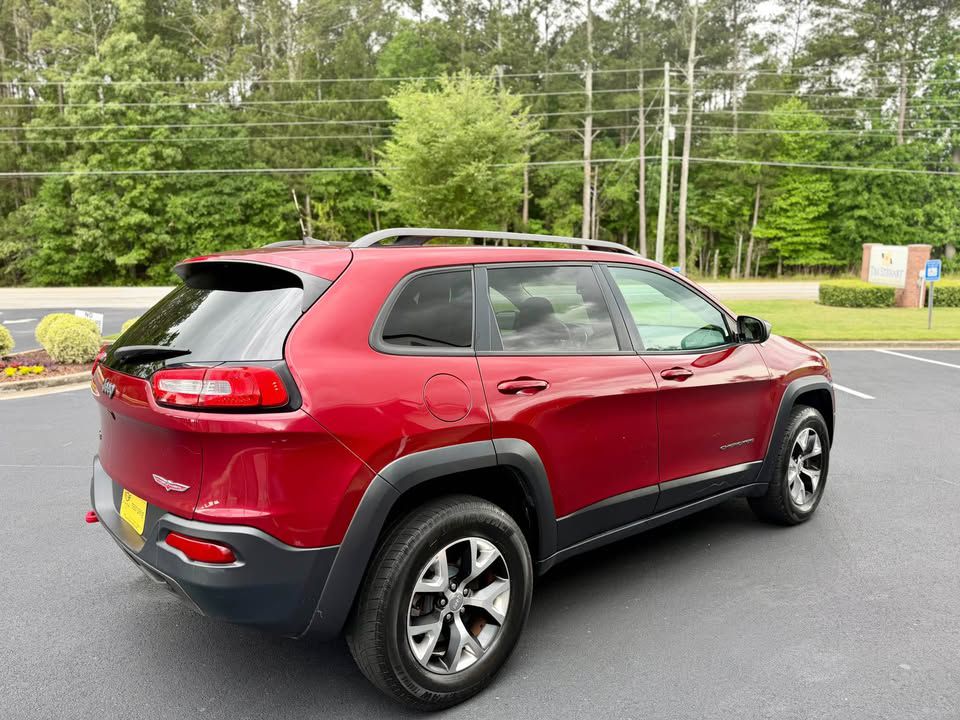 Photo 14 of this JEEP CHEROKEE