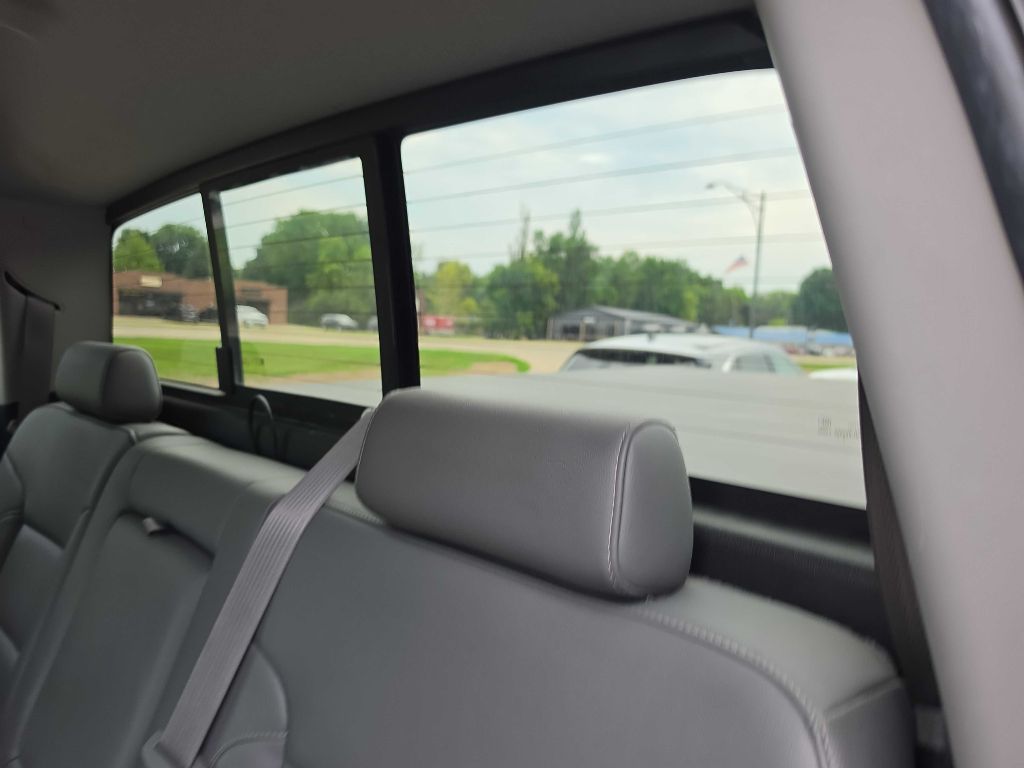 Photo 38 of this GMC SIERRA 2500HD