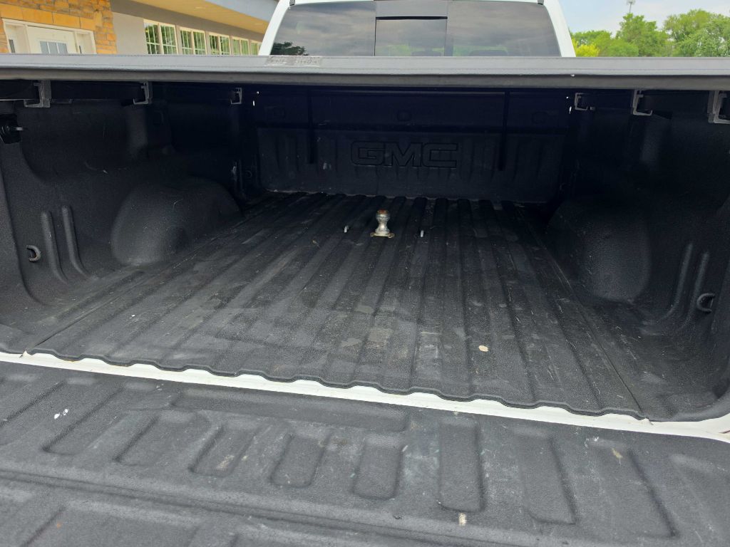 Photo 34 of this GMC SIERRA 2500HD