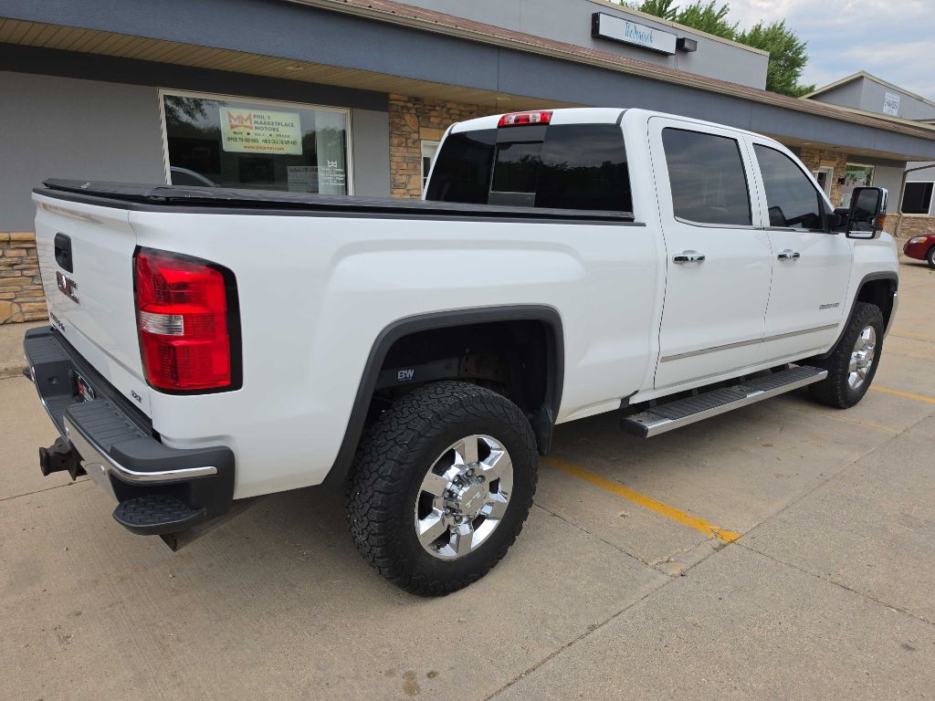 Photo 4 of this GMC SIERRA 2500HD