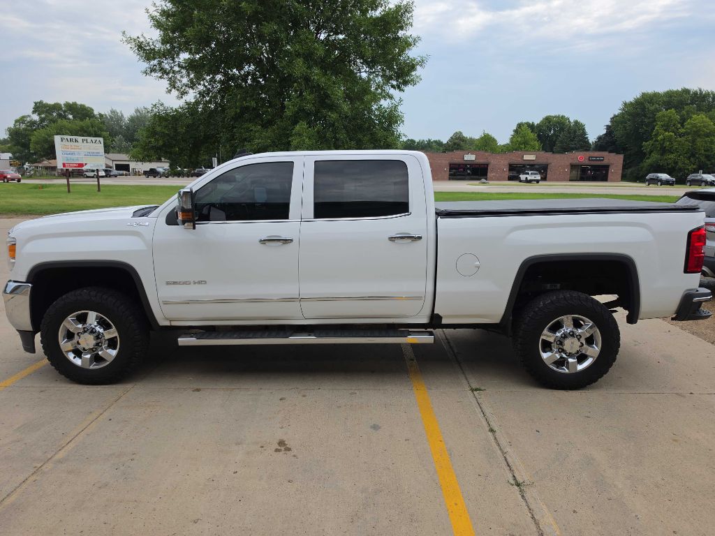 Photo 3 of this GMC SIERRA 2500HD