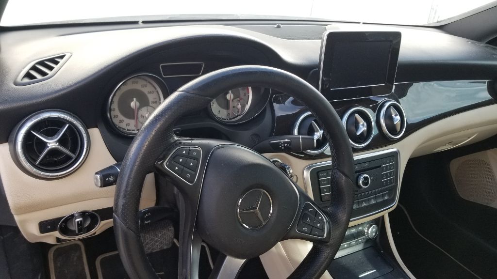 Photo 10 of this MERCEDES-BENZ CLA