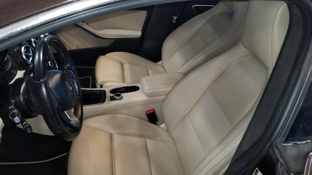 Photo 14 of this MERCEDES-BENZ CLA
