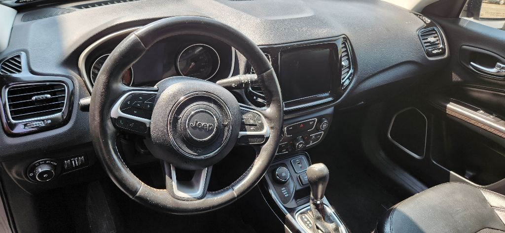 Photo 14 of this JEEP COMPASS