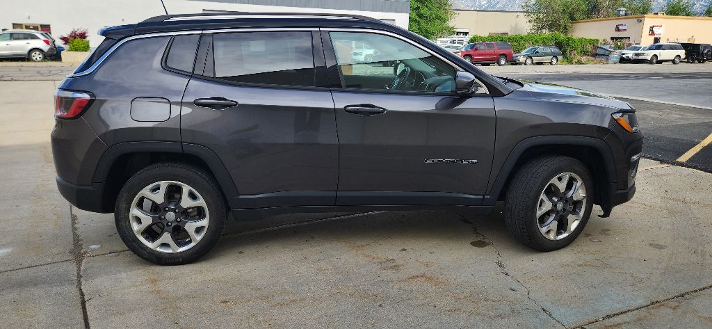 Photo 9 of this JEEP COMPASS