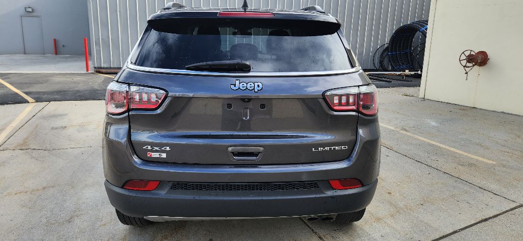 Photo 5 of this JEEP COMPASS