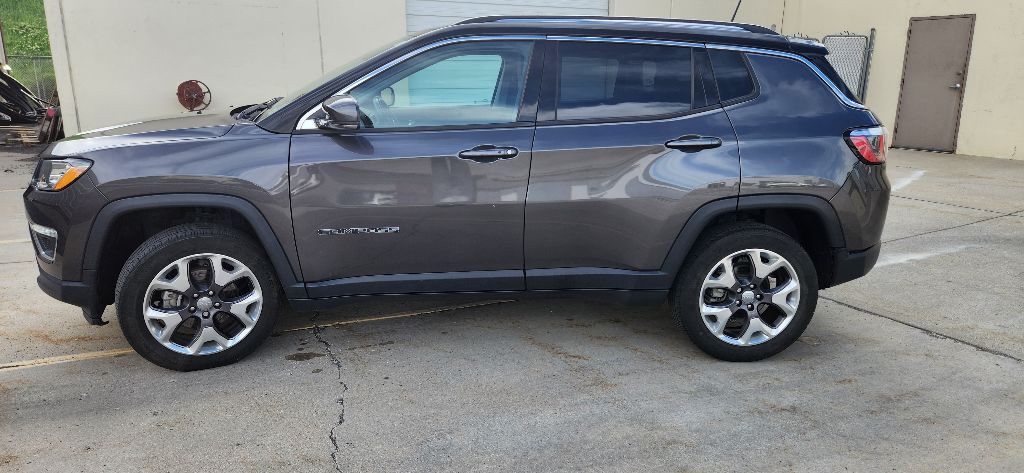 Photo 8 of this JEEP COMPASS