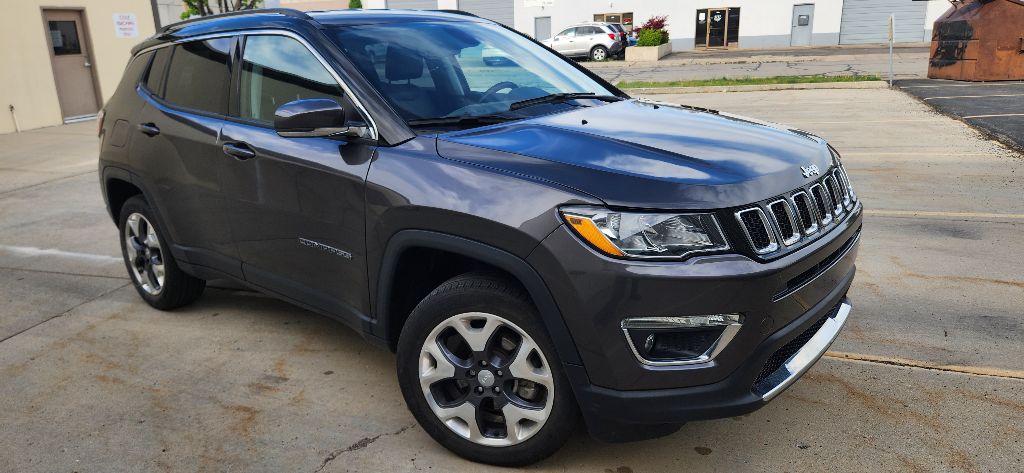 Photo 2 of this JEEP COMPASS