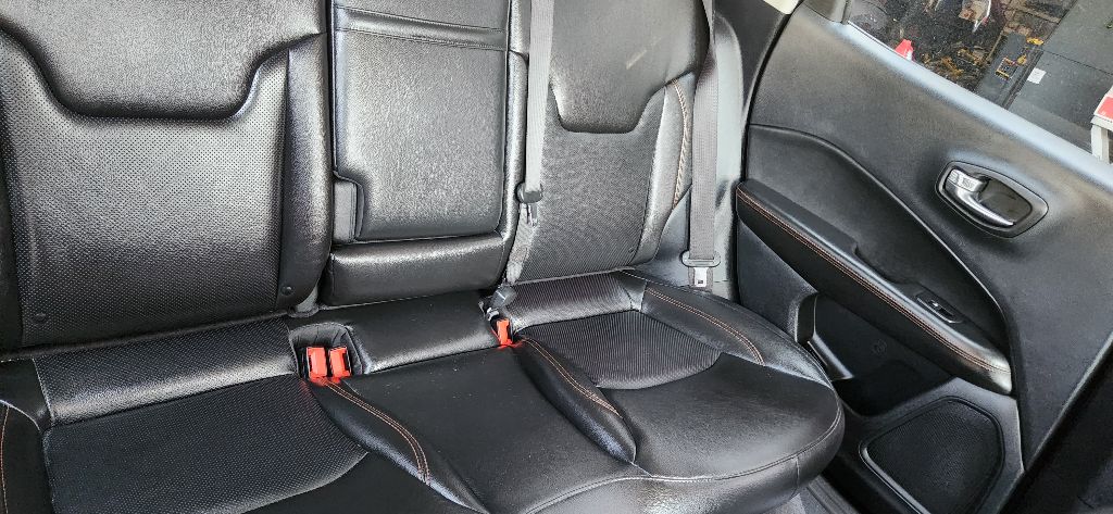 Photo 12 of this JEEP COMPASS