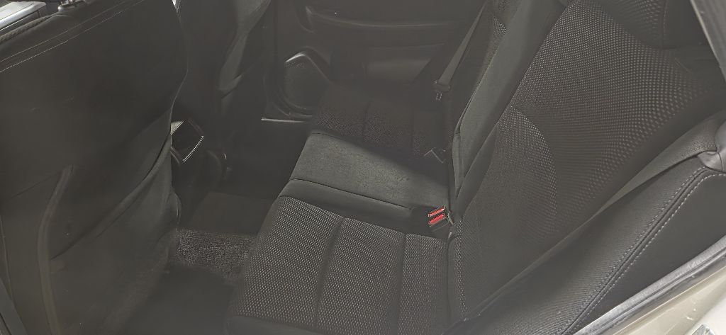 Photo 13 of this SUBARU OUTBACK