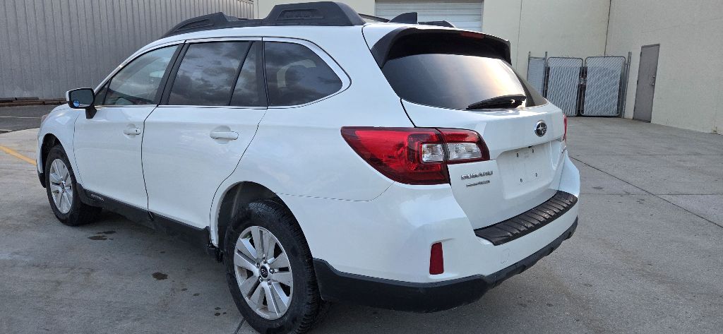 Photo 3 of this SUBARU OUTBACK