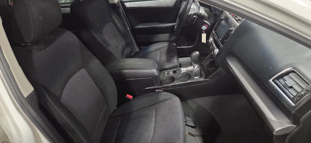 Photo 11 of this SUBARU OUTBACK