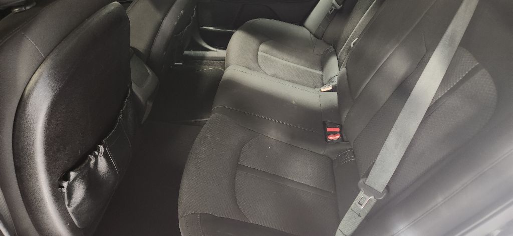 Photo 13 of this KIA OPTIMA