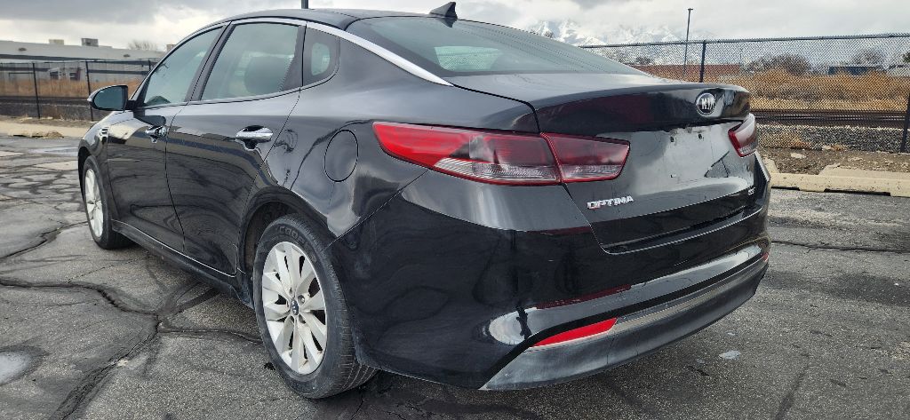 Photo 4 of this KIA OPTIMA
