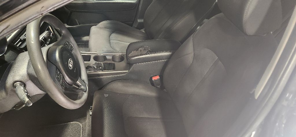 Photo 10 of this KIA OPTIMA