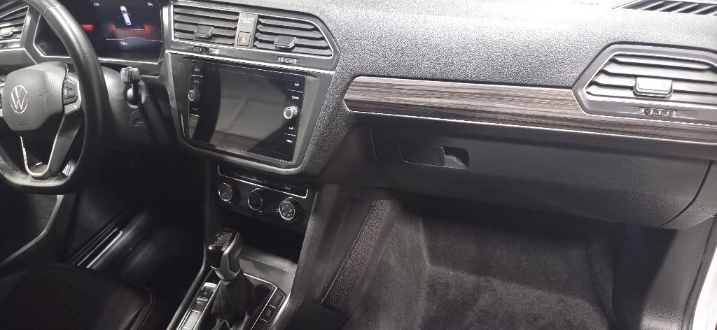 Photo 12 of this VOLKSWAGEN TIGUAN