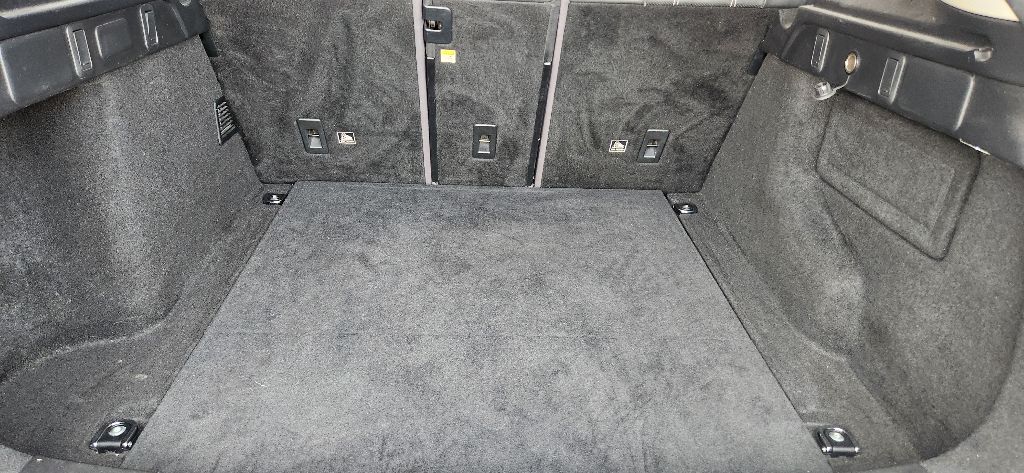 Photo 15 of this LAND ROVER RANGE ROVER VEL