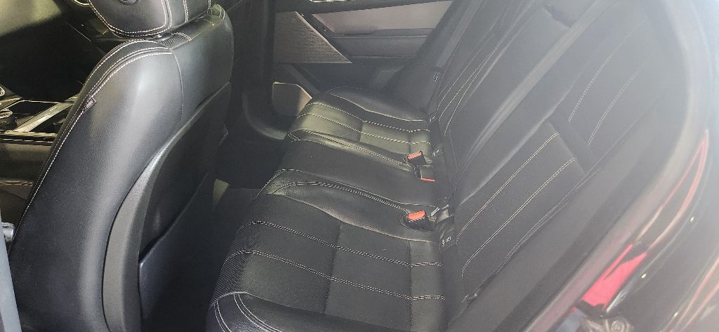 Photo 14 of this LAND ROVER RANGE ROVER VEL