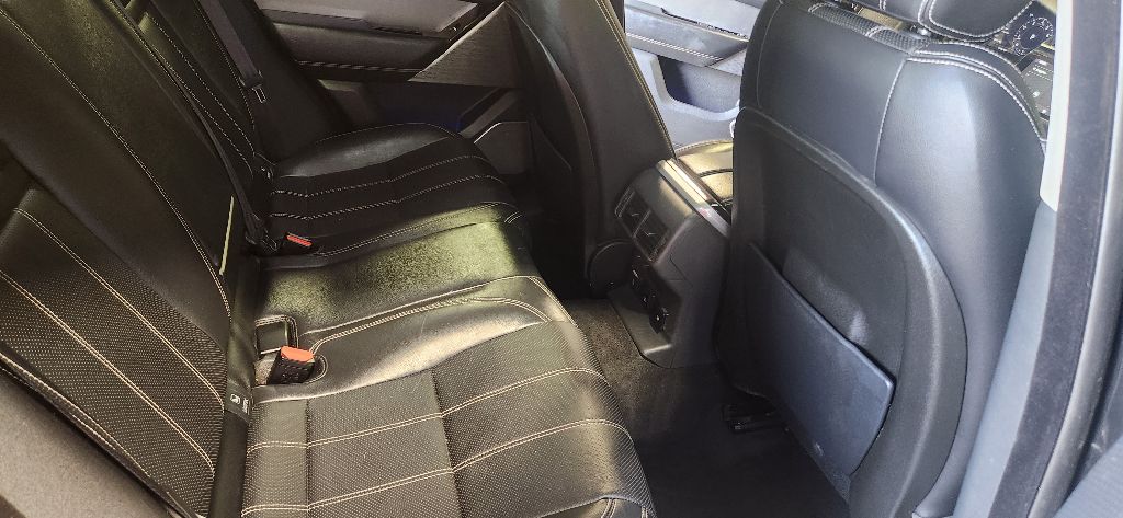 Photo 13 of this LAND ROVER RANGE ROVER VEL