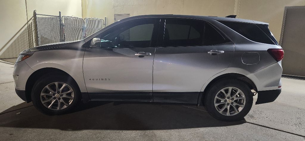 Photo 8 of this CHEVROLET EQUINOX