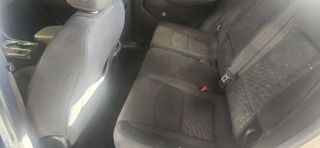 Photo 14 of this CHEVROLET EQUINOX