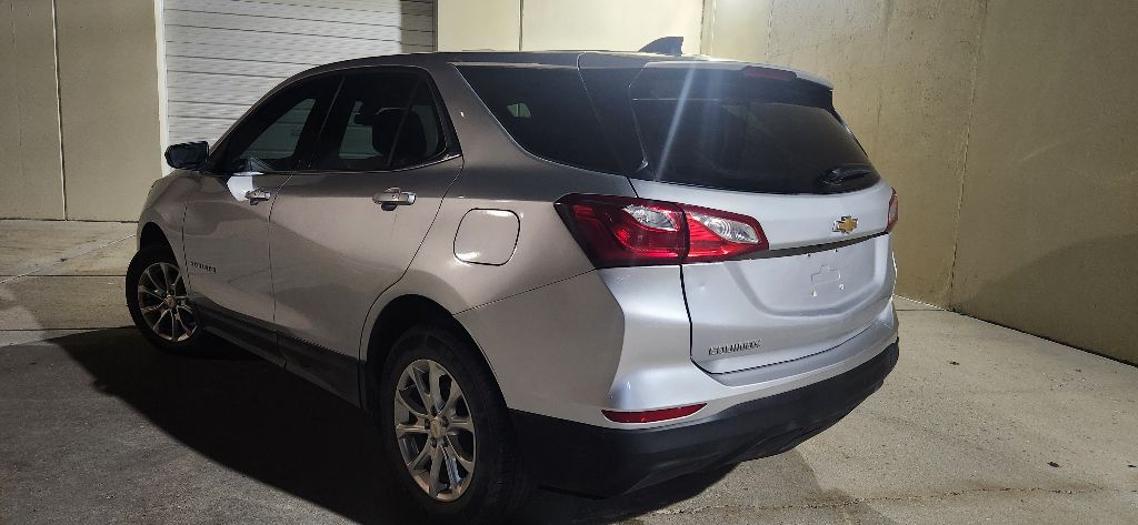 Photo 4 of this CHEVROLET EQUINOX
