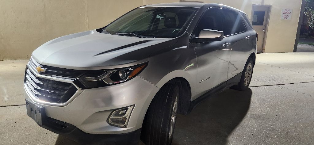 Photo 2 of this CHEVROLET EQUINOX
