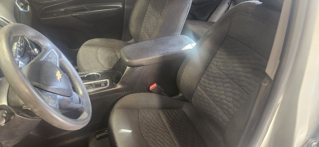 Photo 10 of this CHEVROLET EQUINOX