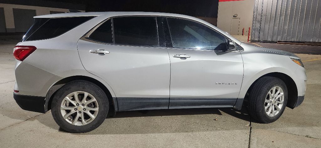 Photo 7 of this CHEVROLET EQUINOX