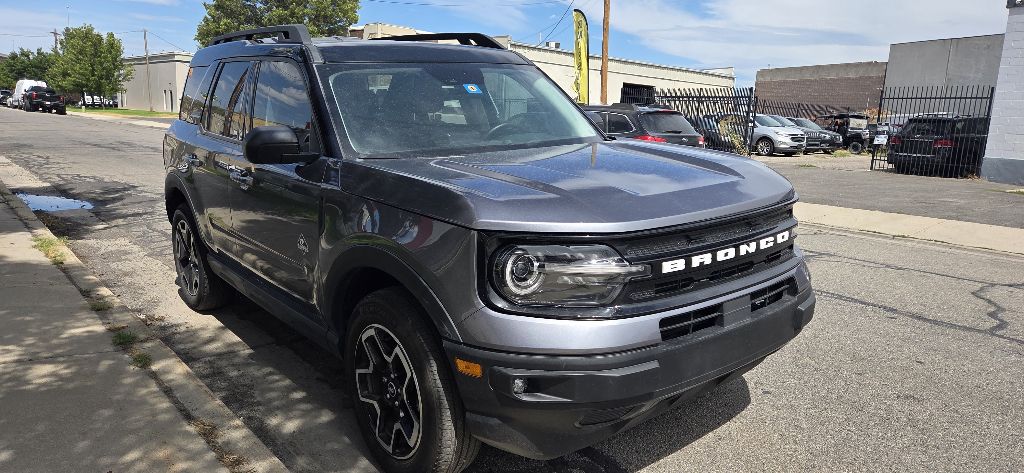 Photo 2 of this FORD BRONCO SPORT