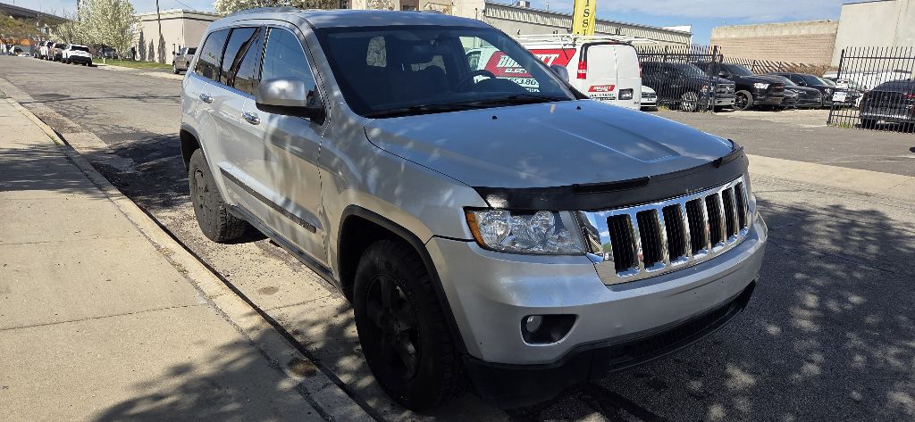 Photo 3 of this JEEP GRAND CHEROKEE