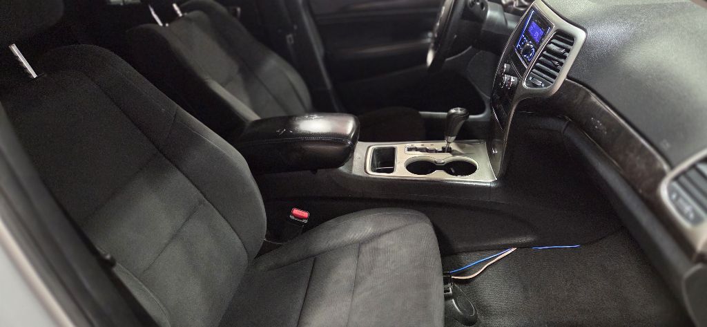 Photo 13 of this JEEP GRAND CHEROKEE