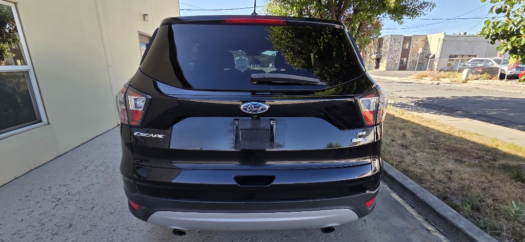 Photo 6 of this FORD ESCAPE