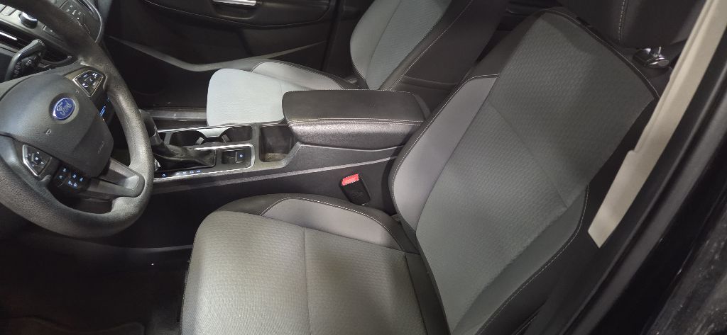 Photo 10 of this FORD ESCAPE