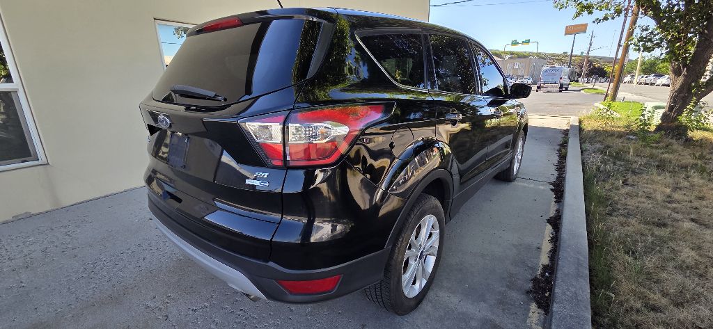 Photo 5 of this FORD ESCAPE