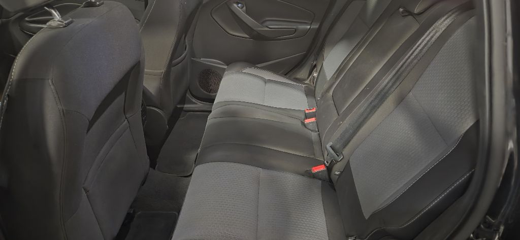 Photo 13 of this FORD ESCAPE