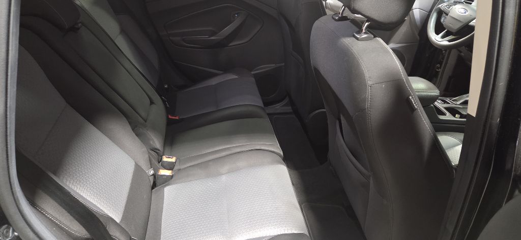 Photo 14 of this FORD ESCAPE