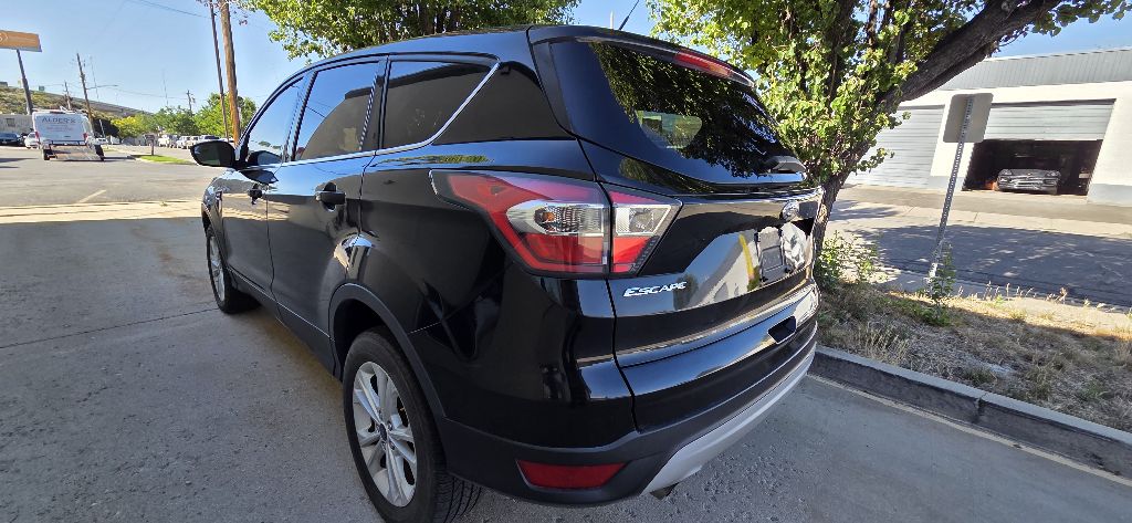 Photo 4 of this FORD ESCAPE