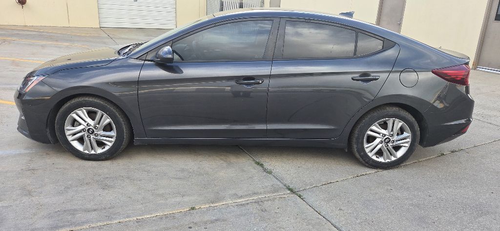 Photo 7 of this HYUNDAI ELANTRA