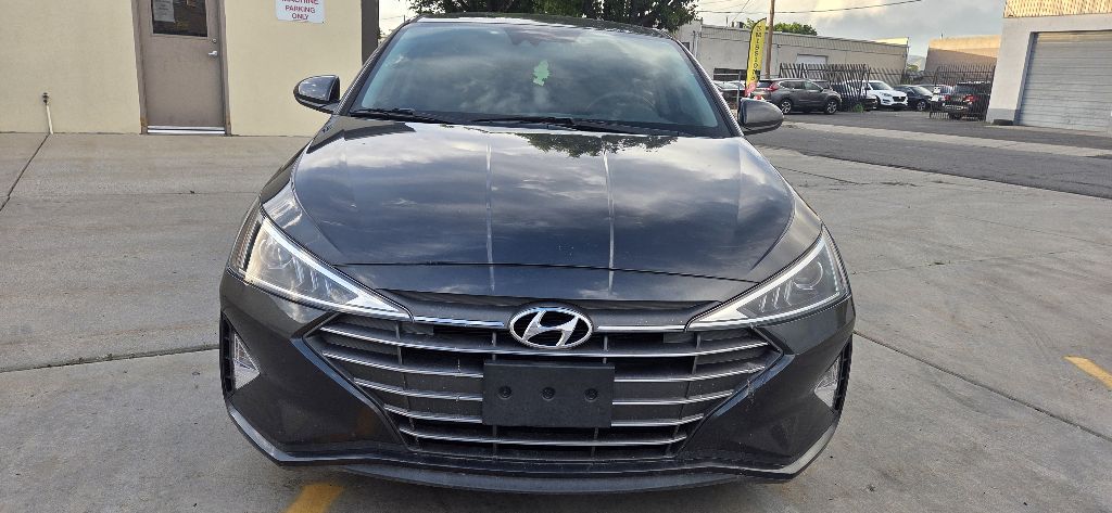 Photo 5 of this HYUNDAI ELANTRA