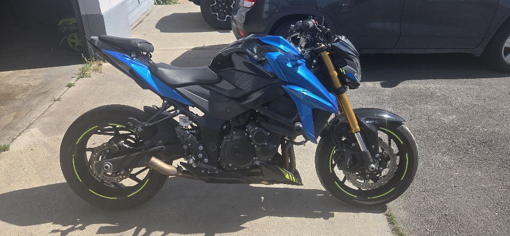 Photo 6 of this SUZUKI GSX S 750