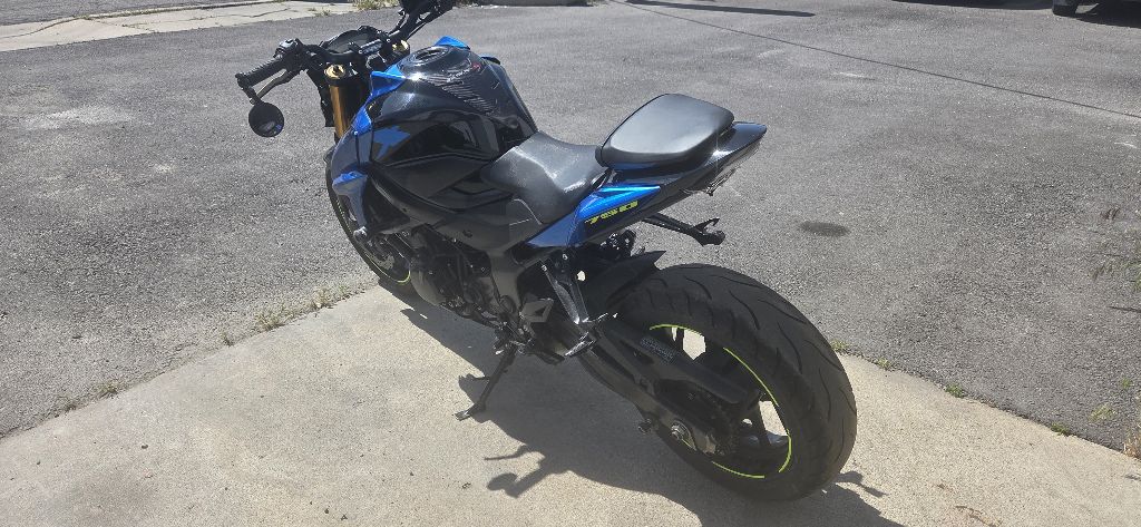 2022 SUZUKI GSX S 750