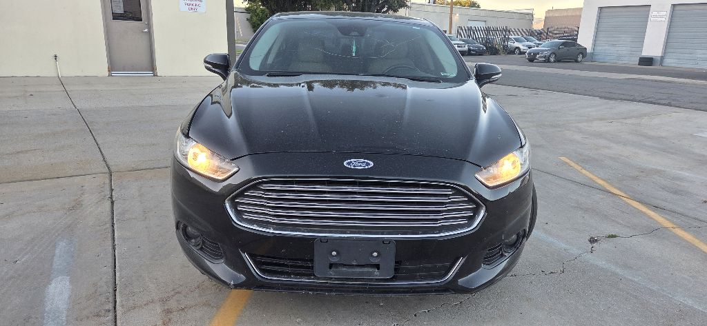 Photo 5 of this FORD FUSION